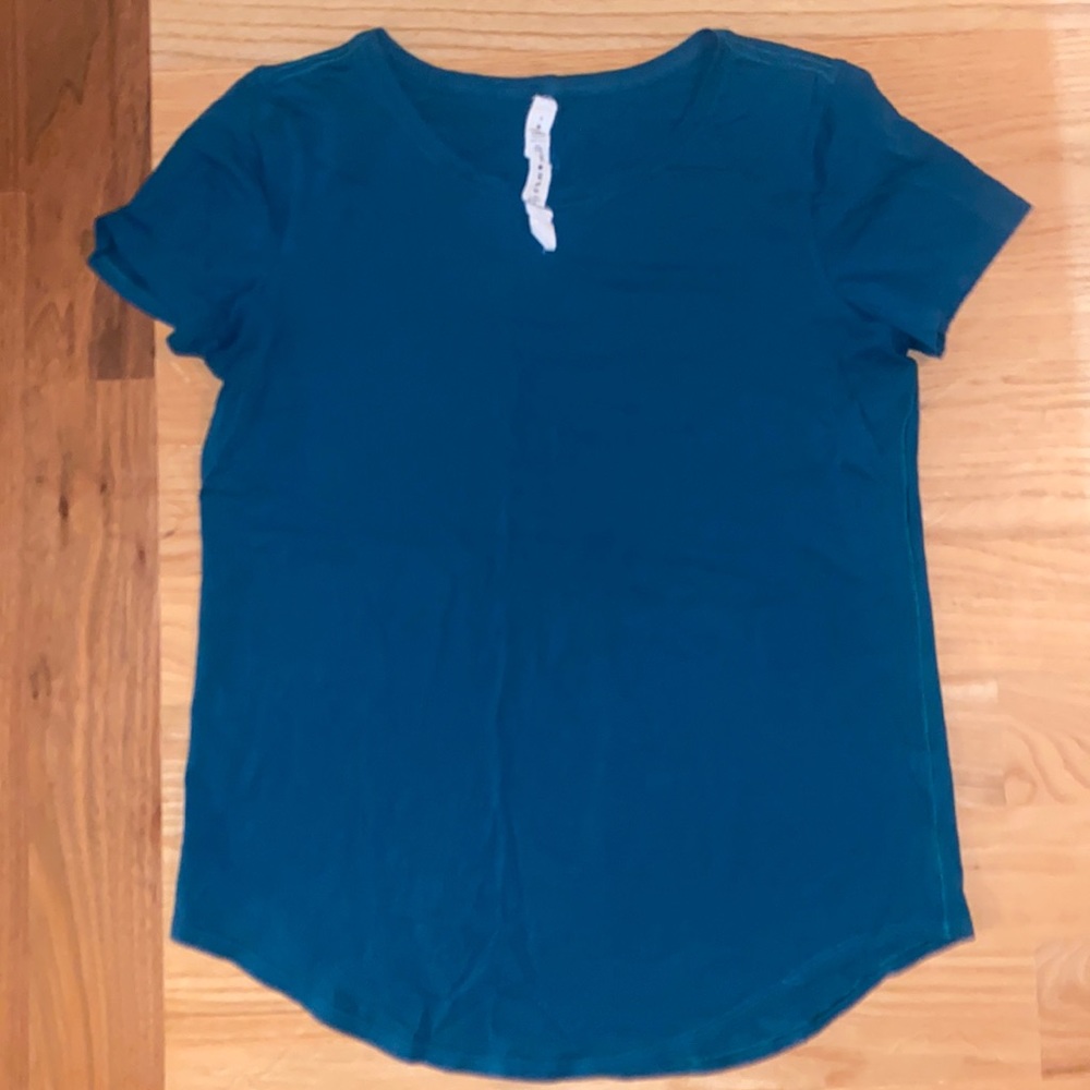 Women’s lululemon workout top